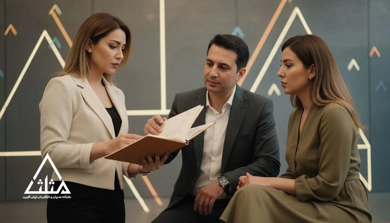 مدیران در یک دورهمی شبکه سازی حرفه ای در حال بررسی برنامه رشد مدیریتی فراتر از آموزش و دریافت بازخورد