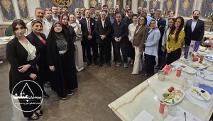 تصویر گروهی مدیران و کارآفرینان حاضر در سومین دورهمی میز مدیران مثلث